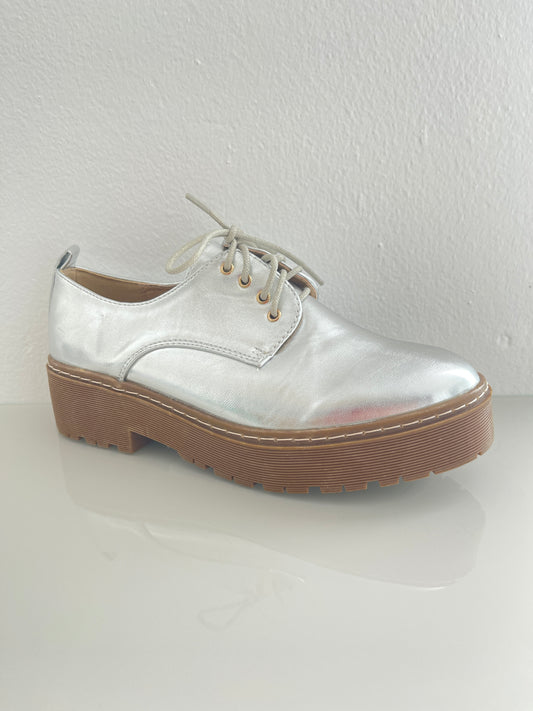 Silver Platform Trainer