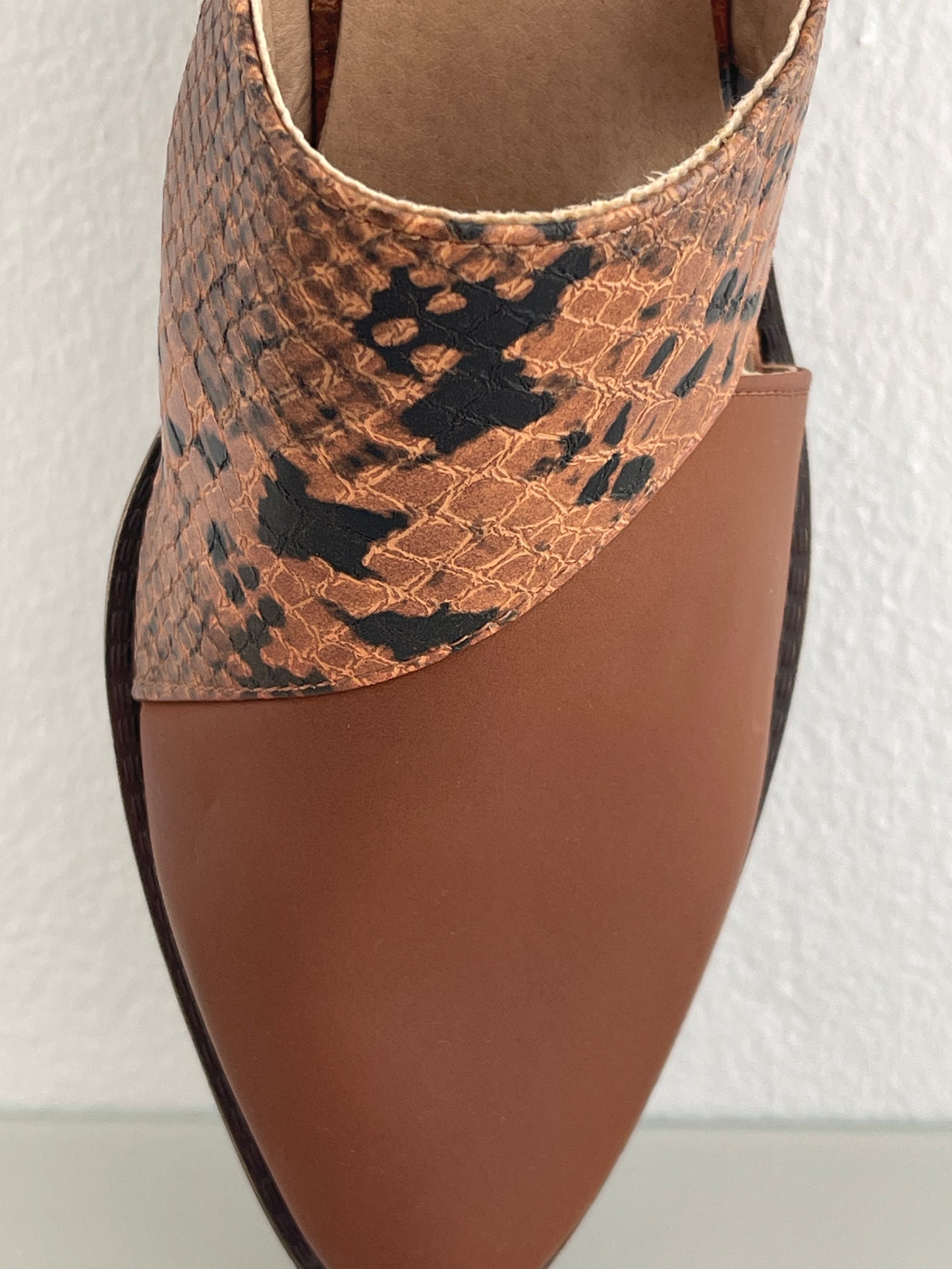 Pointed Toe Tan Mule